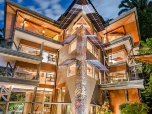 Breathtaking Villa with Infinity Pool and 180-Degree Pacific Ocean View from VILLAWAY®